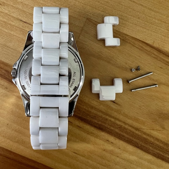 White Ceramic Fossil Watch - Picture 4 of 5